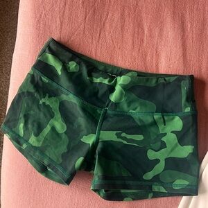 Green Camouflage Women's booty Shorts